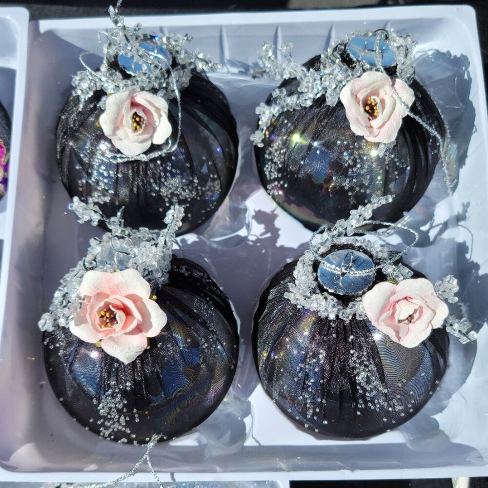 Christmas Ornament Floral, Glass.